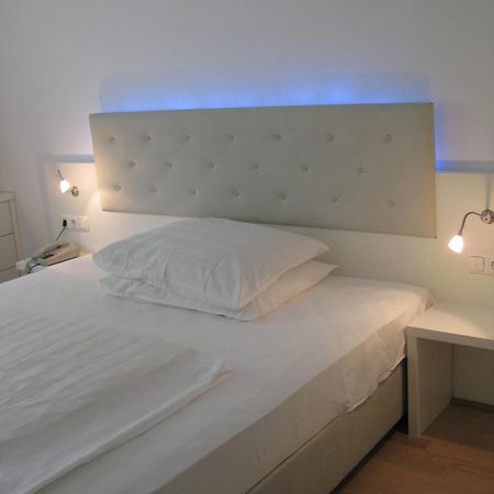 Dom Hotel Линц Екстериор снимка