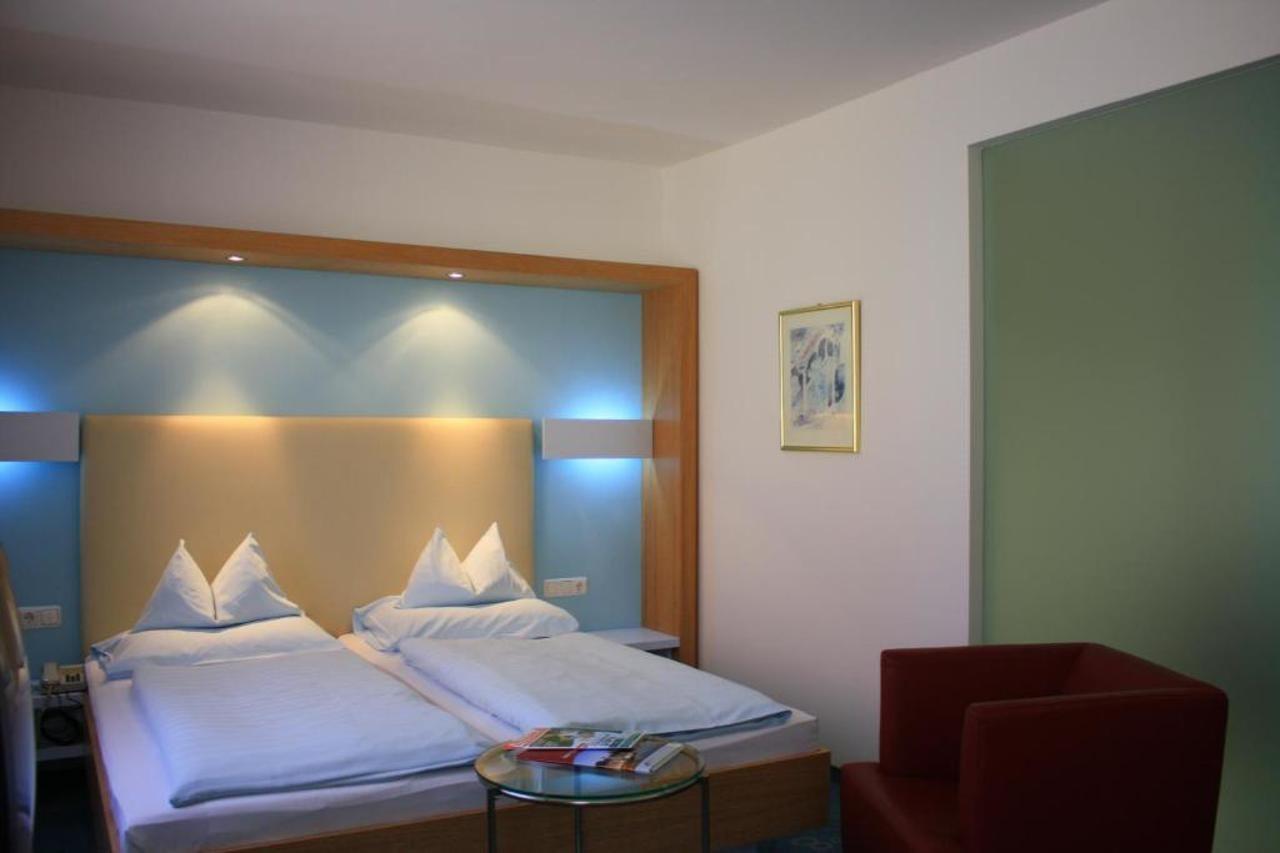 Dom Hotel Линц Екстериор снимка
