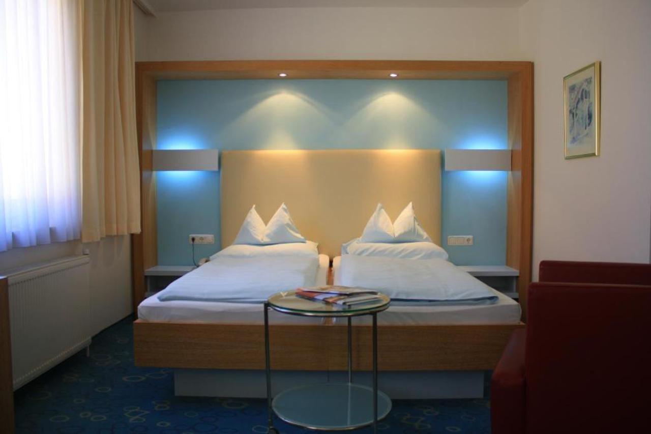 Dom Hotel Линц Екстериор снимка