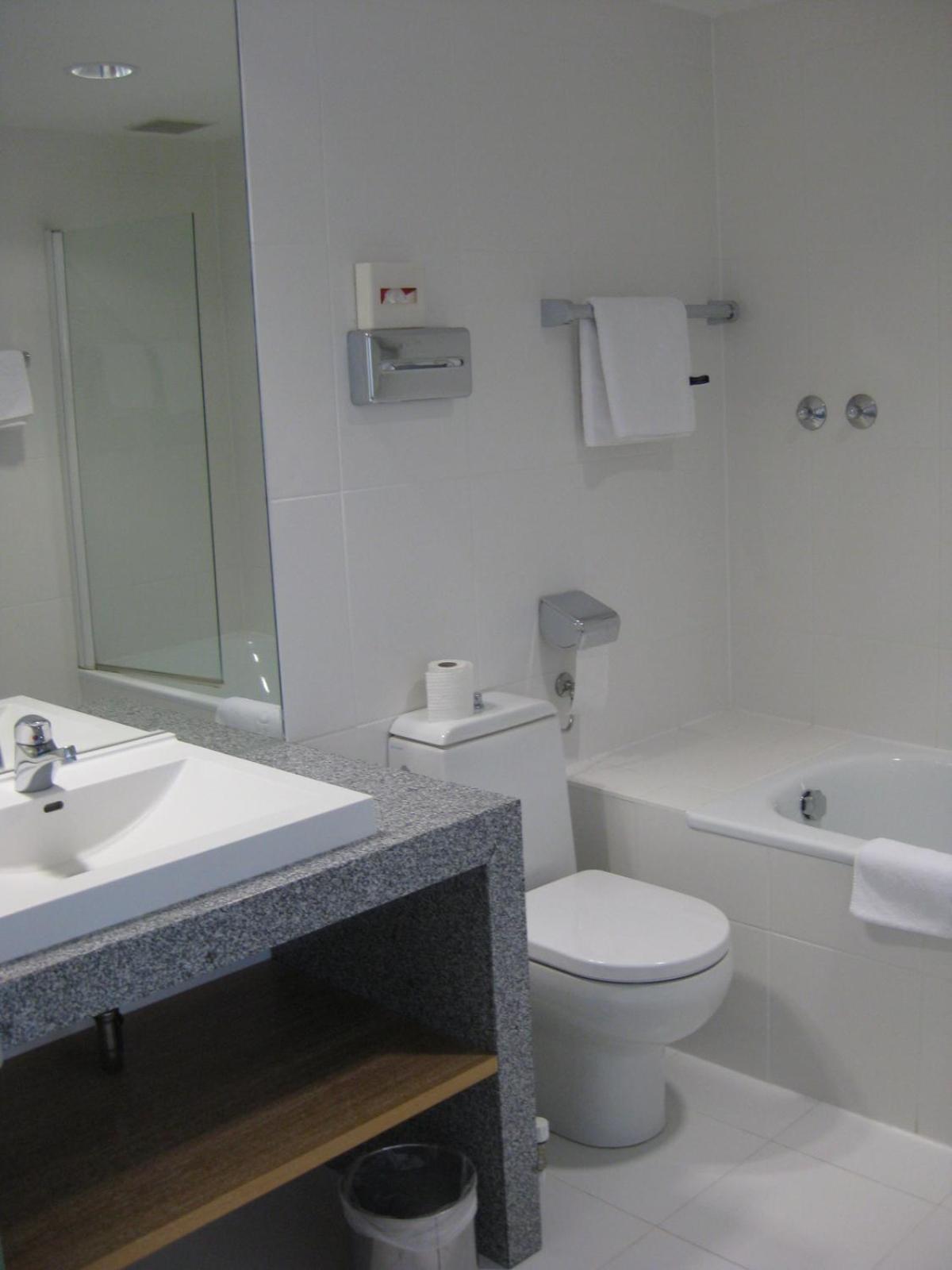 Dom Hotel Линц Екстериор снимка