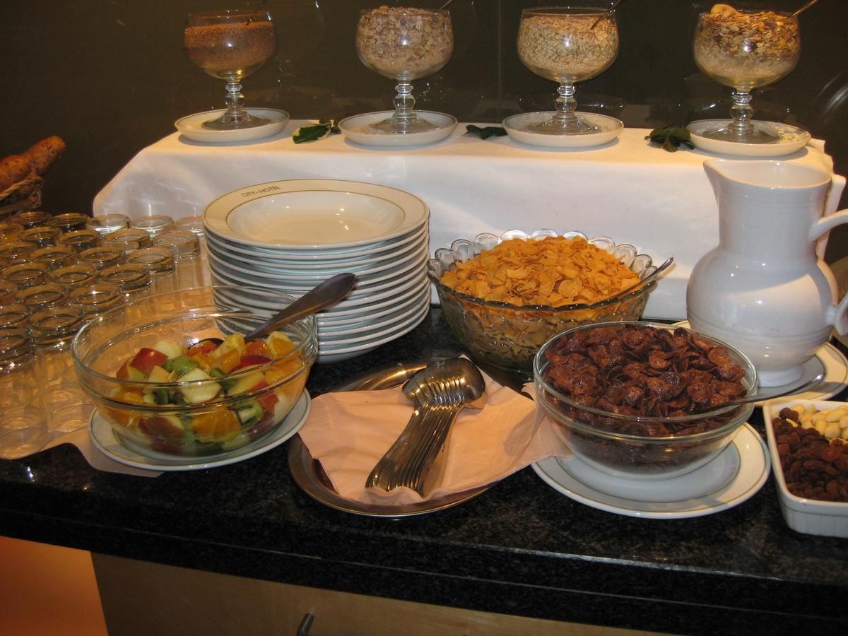 Dom Hotel Линц Екстериор снимка