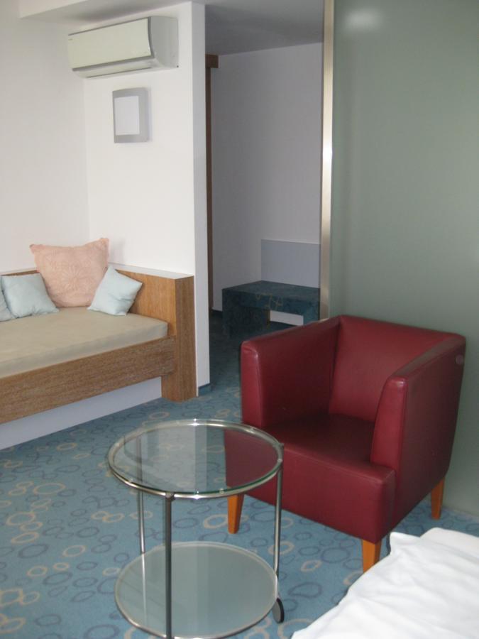 Dom Hotel Линц Екстериор снимка