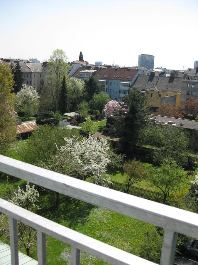 Dom Hotel Линц Екстериор снимка