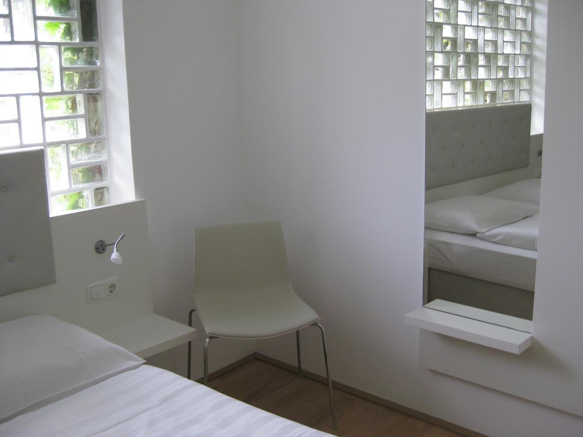 Dom Hotel Линц Екстериор снимка