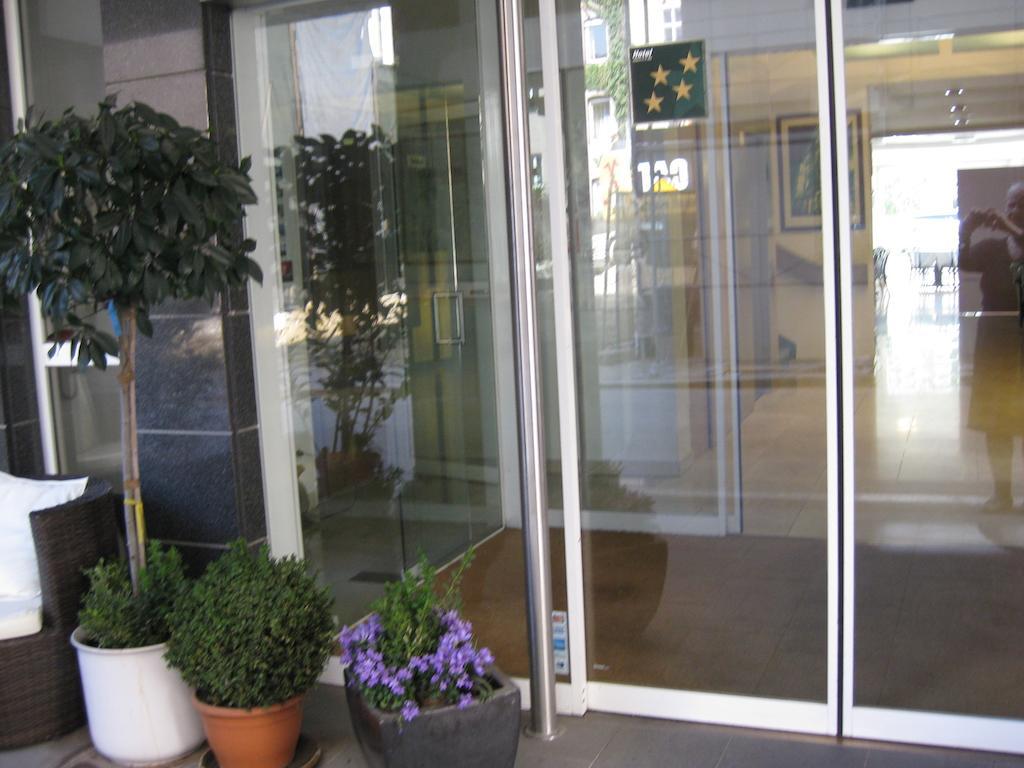 Dom Hotel Линц Екстериор снимка