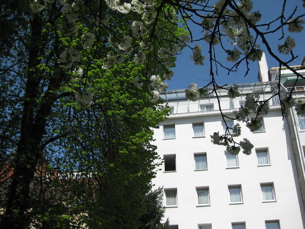 Dom Hotel Линц Екстериор снимка