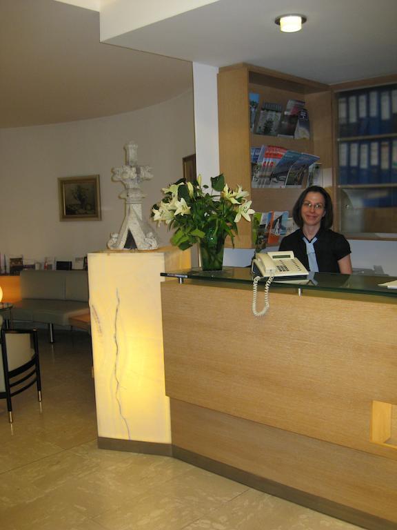 Dom Hotel Линц Екстериор снимка