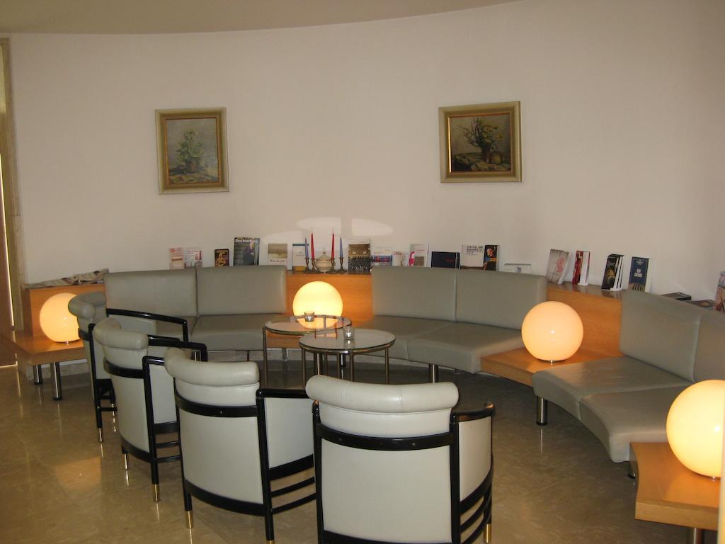 Dom Hotel Линц Екстериор снимка